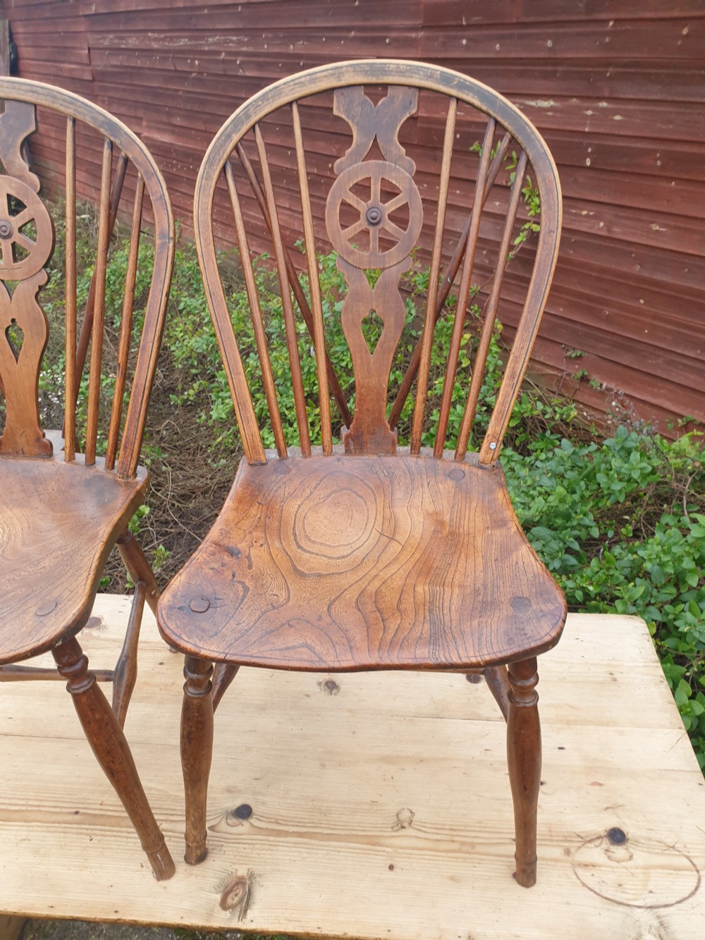 Pair of early 19th Windsor wheel back chairs View III