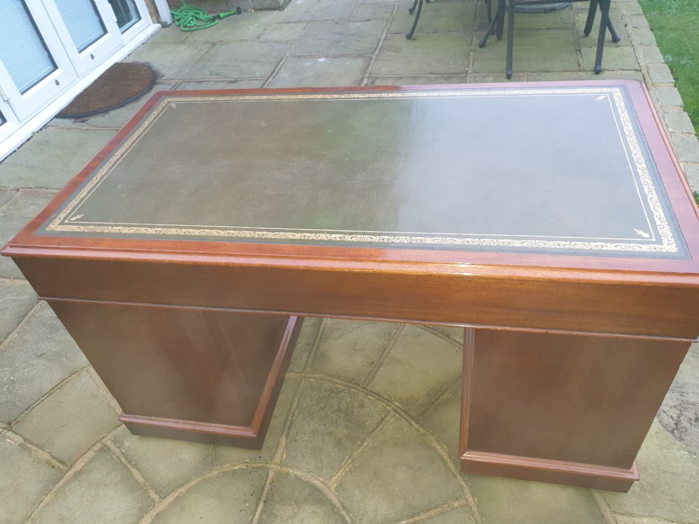 Victorian mahogany kneehole pedestal desk  View III