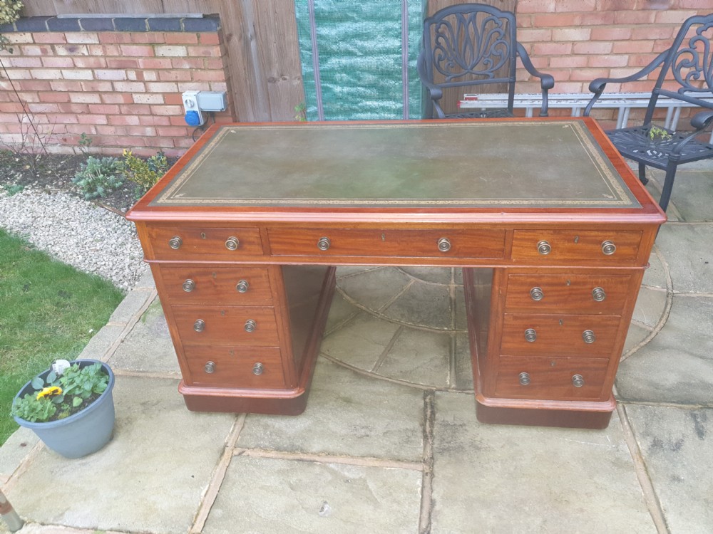 Victorian mahogany kneehole pedestal desk  View VII