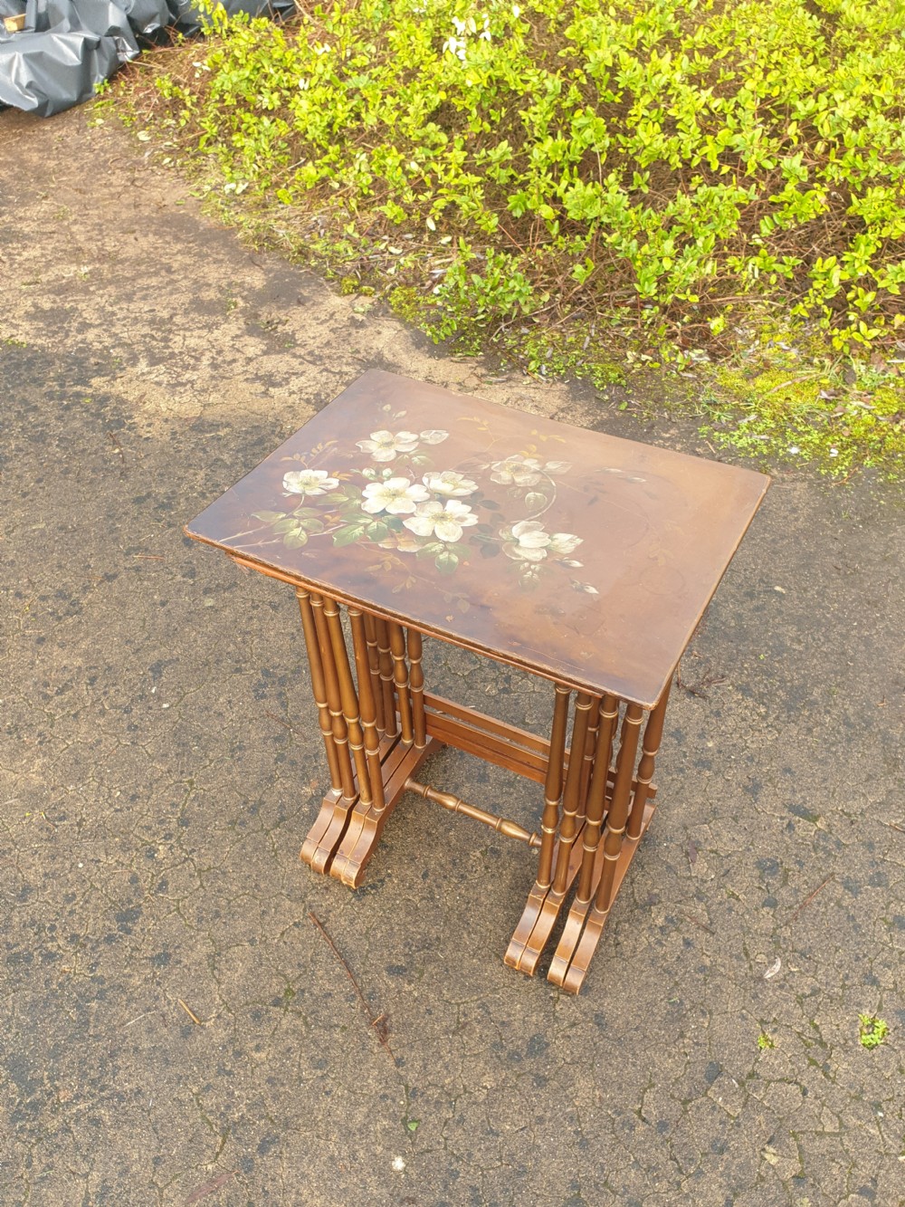 Nest of 4 decorated tables View VI