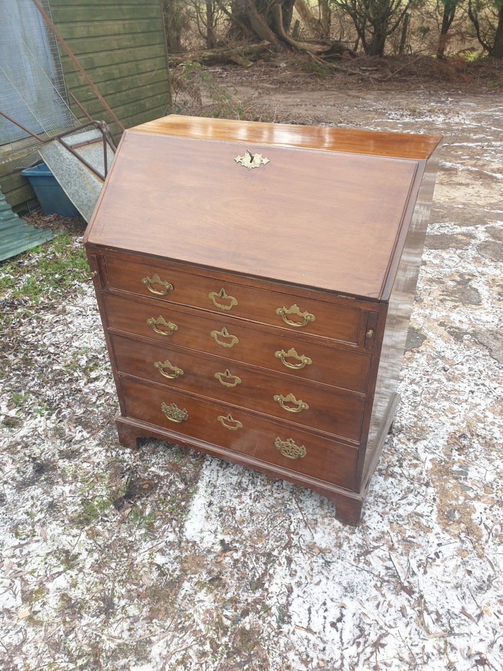 Small 18th century bureau. 
