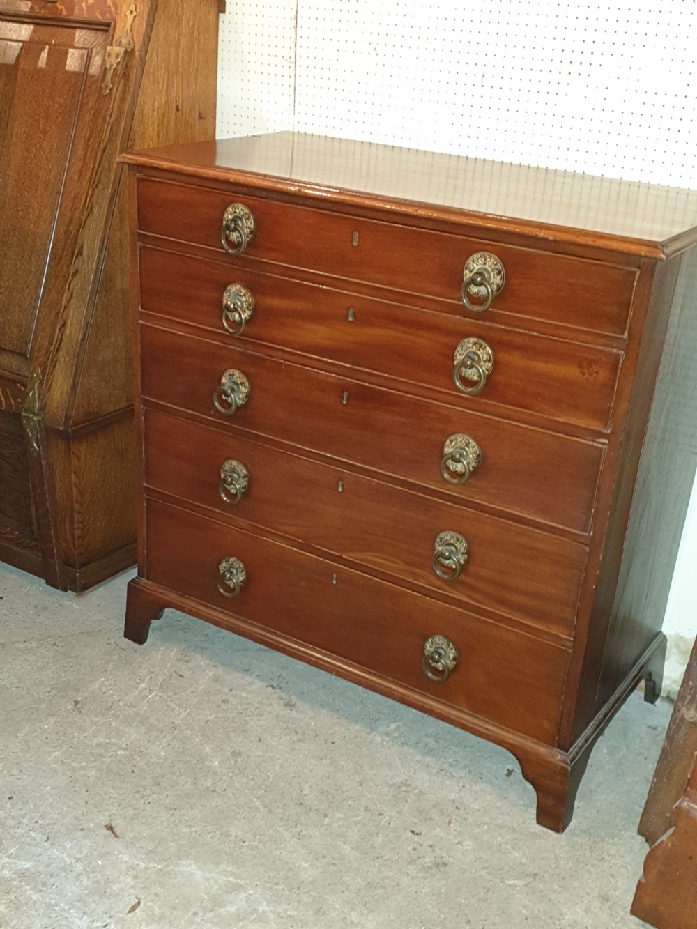 Regency mahogany chest of drawers. 