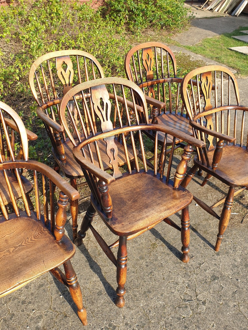 Harlequin set of 6 19th century Windsor armchairs  View VI