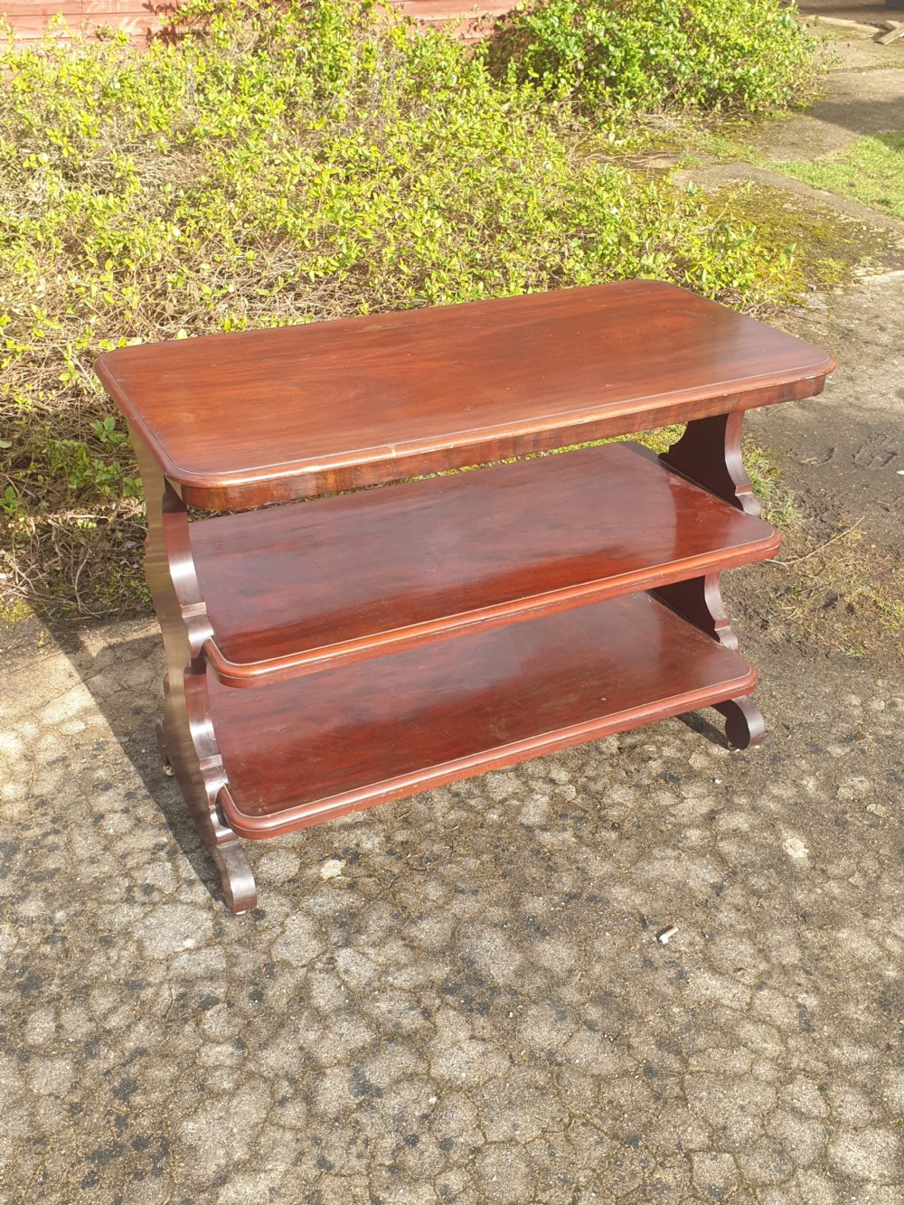 Useful Victorian mahogany 3 tier Etagere. 
