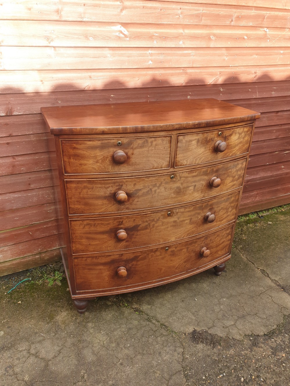 Good practical Regency mahogany bow front chest of drawers  View VI