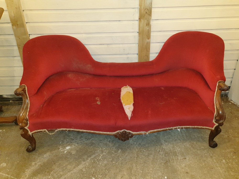 Victorian rosewood framed double ended chaise. 