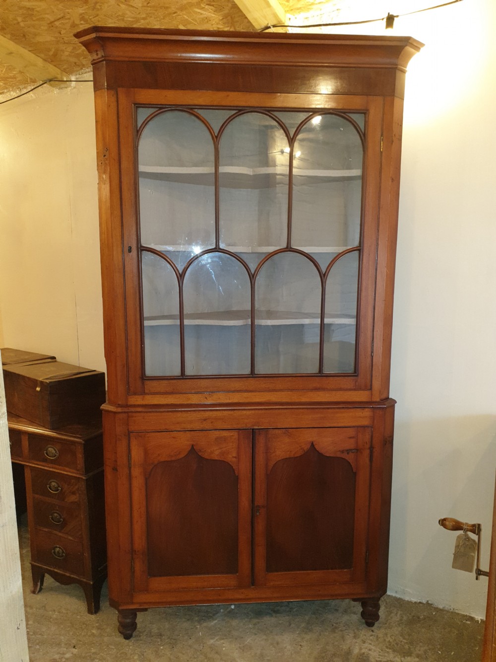 Early Victorian Welsh corner cupboard 