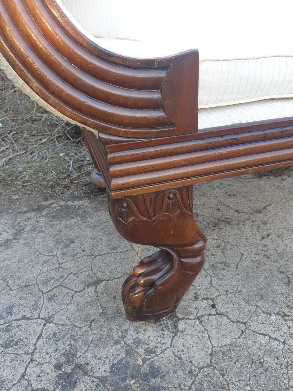 19th century mahogany shaped chaise on carved legs. View VI