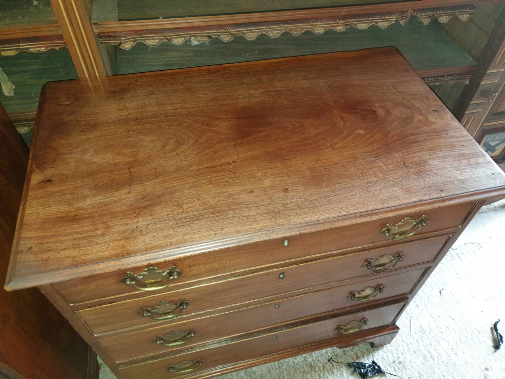 Late Georgian mahogany chest of drawers.  View IV