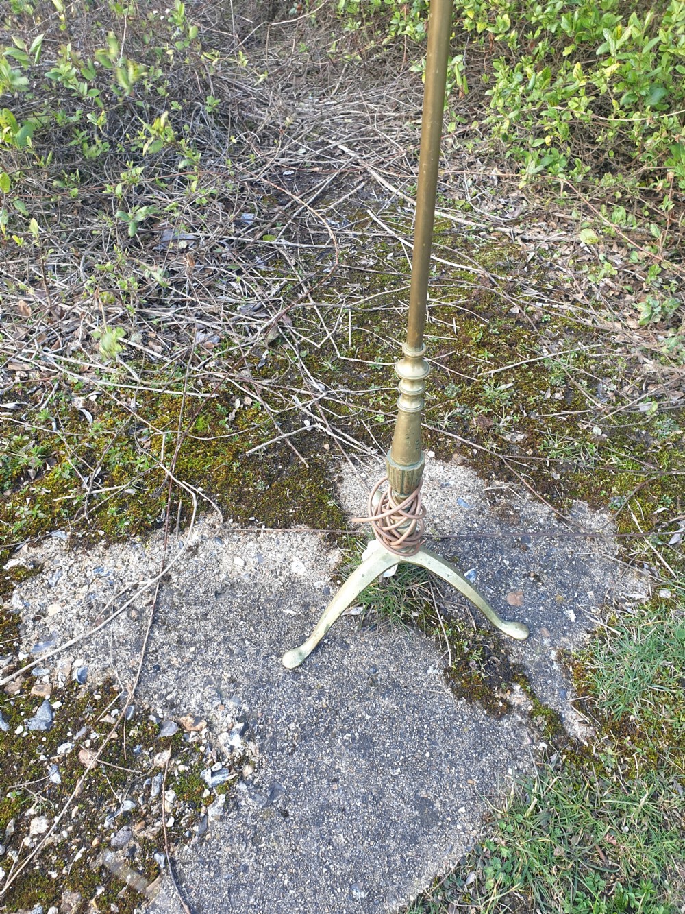 Early 20th century brass lamp standard  View IV