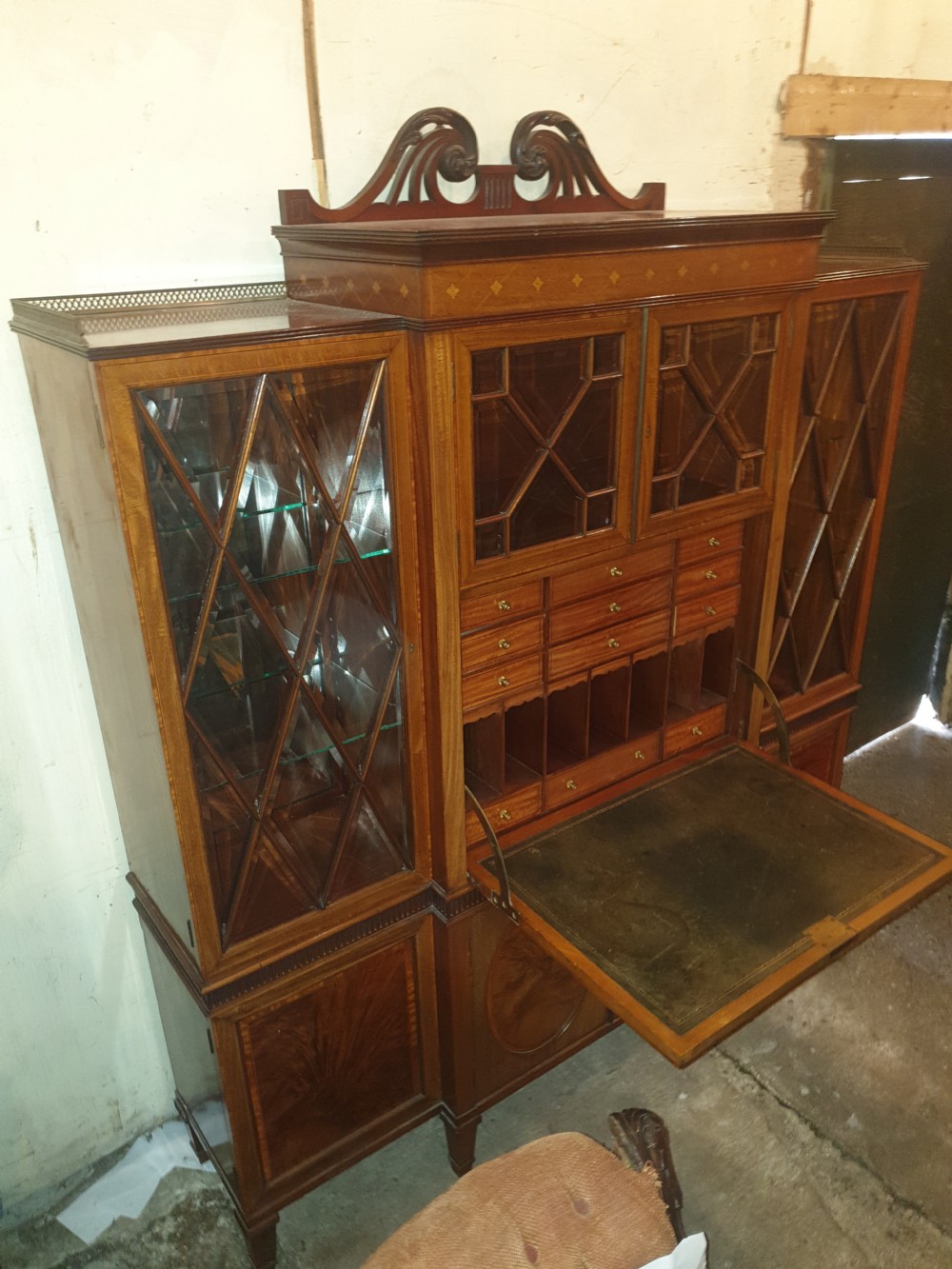 Good quality Edwardian inlaid mahogany secretaire cabinet  View III