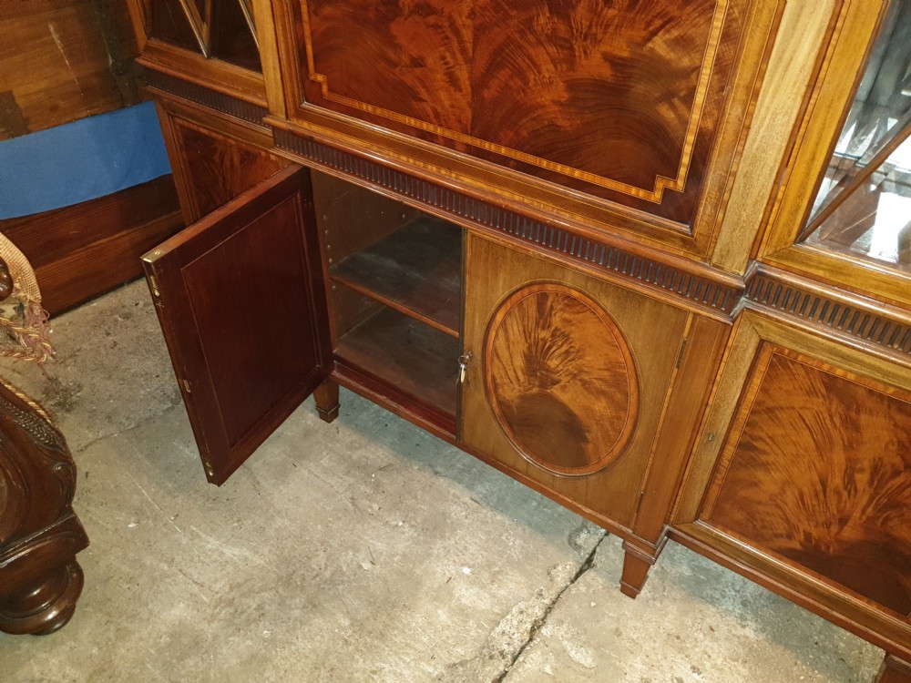 Good quality Edwardian inlaid mahogany secretaire cabinet  View IX