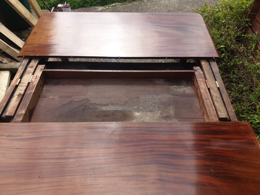 Gillows style mahogany extending dining table.  View XIV
