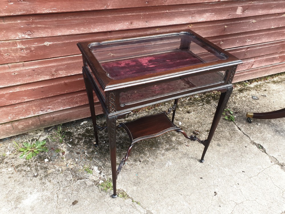 Edwardian mahogany bijouterie display table 
