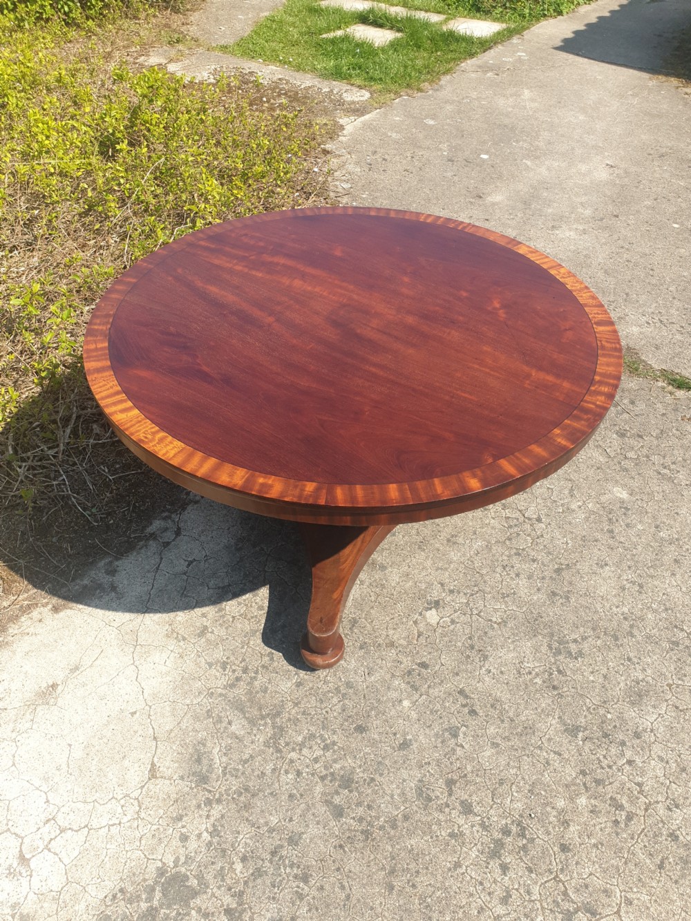 Regency mahogany and banded tip top pedestal table  View VI