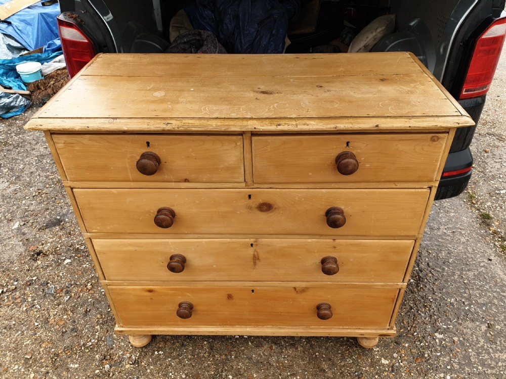 Victorian pine chest of drawers 