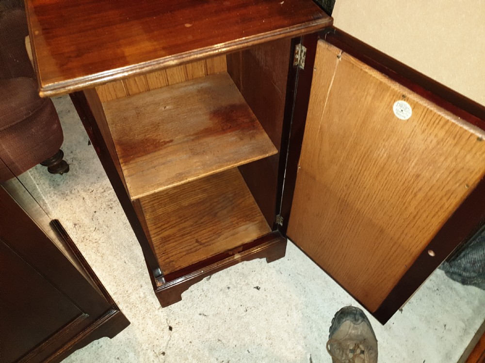 Pair of very similar mahogany bedside cabinets  View V