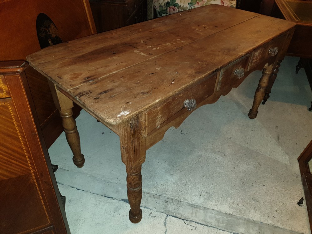 Victorian pine 3 drawer serving table.  View III