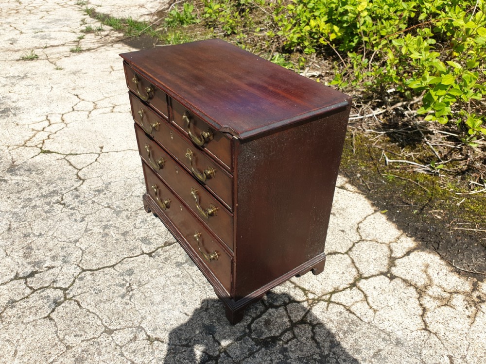 Mahogany apprentice chest of drawers View VI