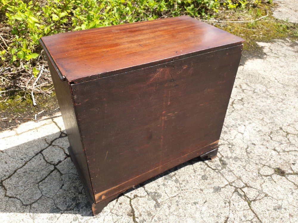 Mahogany apprentice chest of drawers View VII