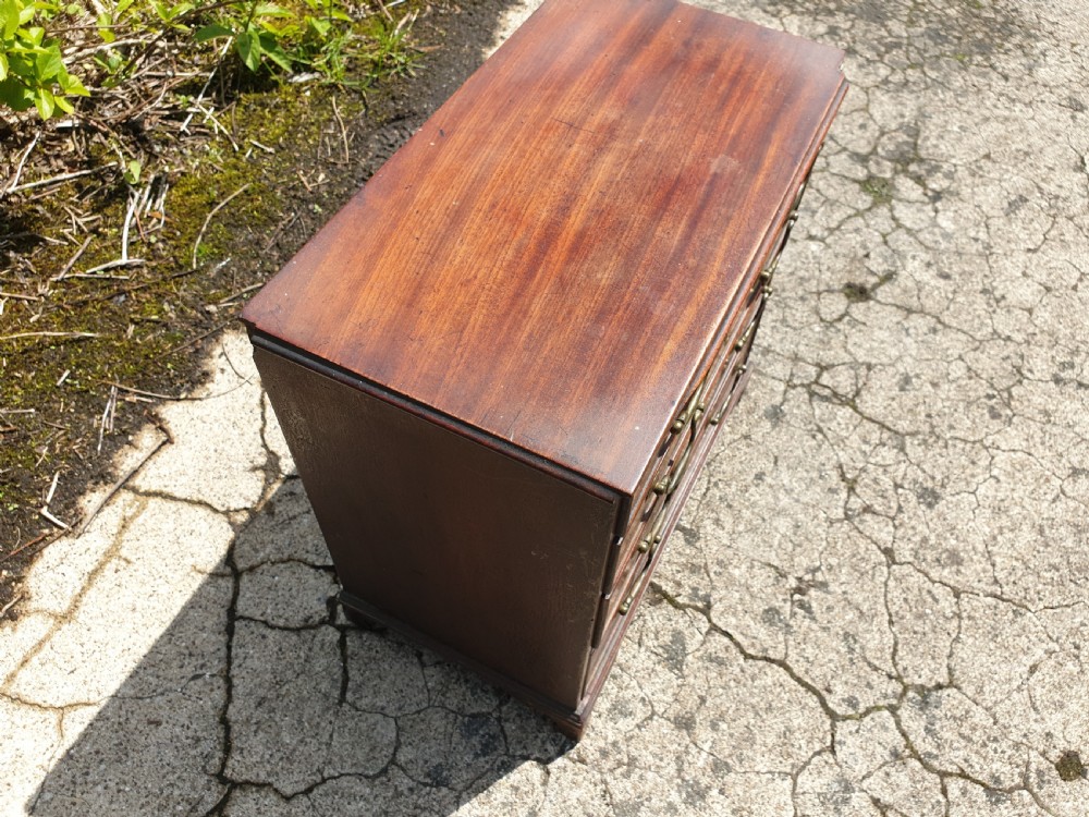 Mahogany apprentice chest of drawers View VIII