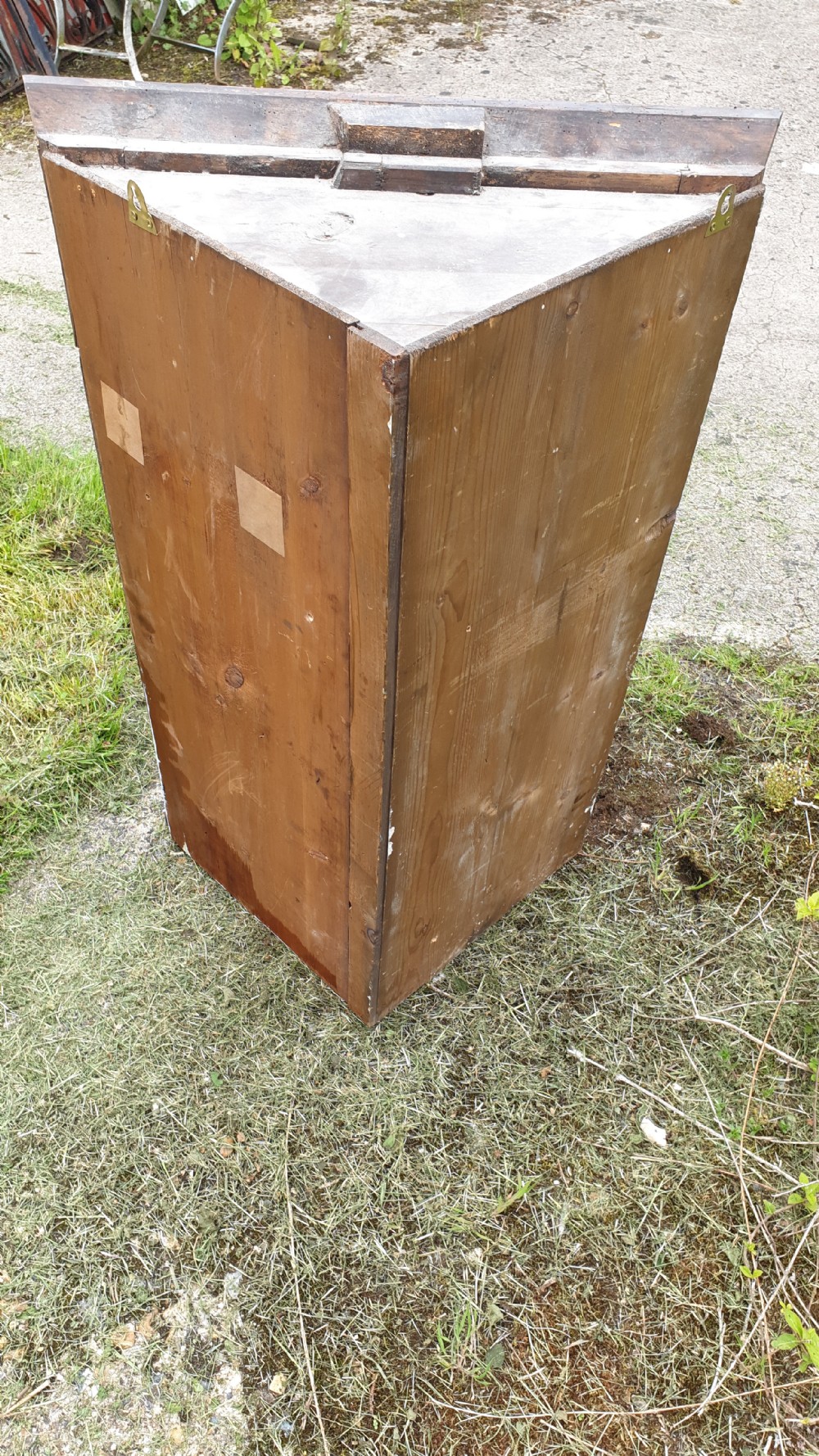 Early 19th century corner cupboard  View III