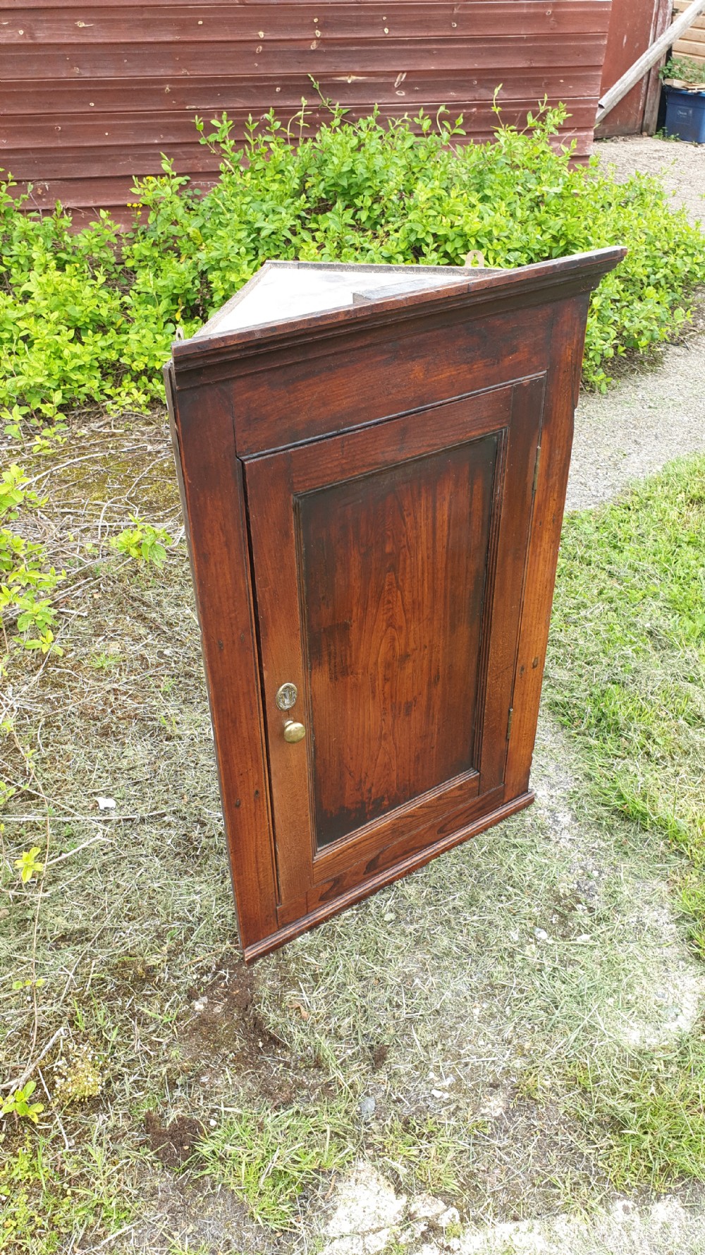 Early 19th century corner cupboard  View IV