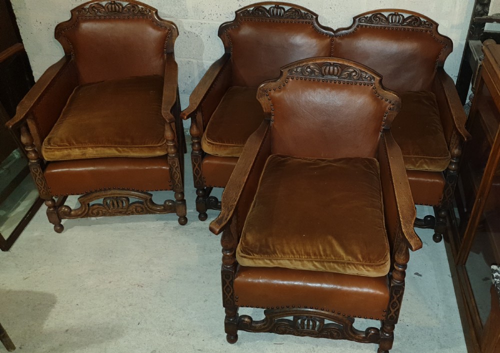 1920s oak 3 piece cottage suite.