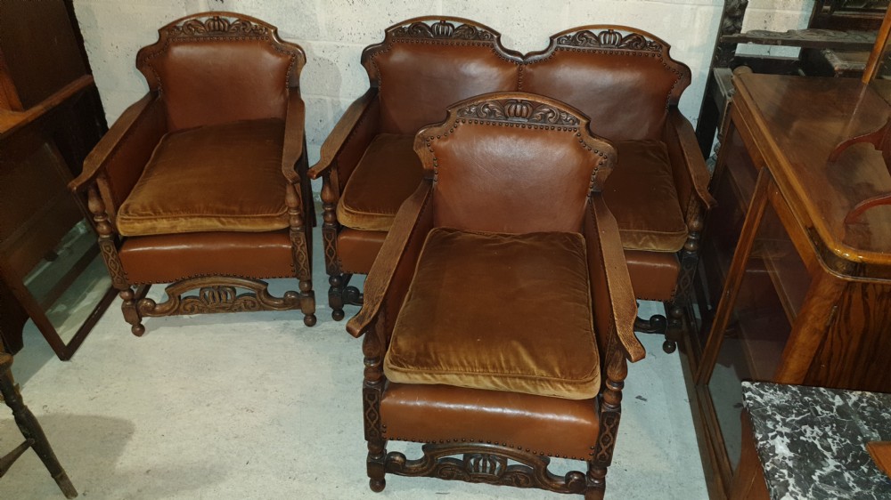 1920s oak 3 piece cottage suite. View XI