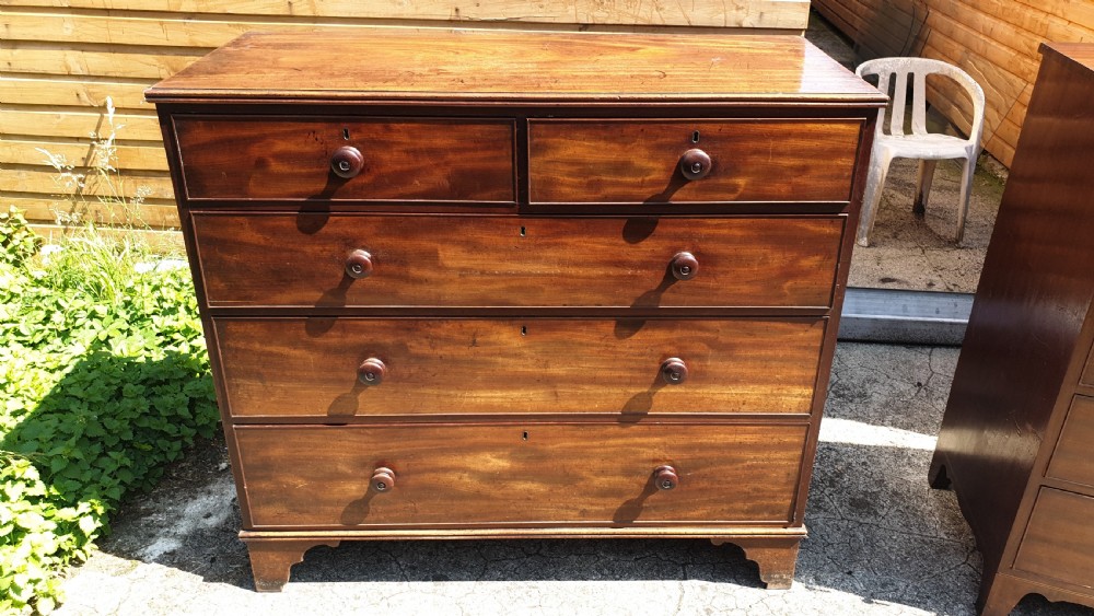 Regency mahogany chest of drawers of good practical size. View III