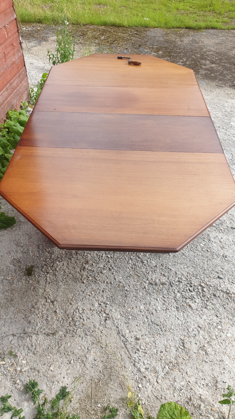 Late Victorian walnut extending dining table. With makers stamp. View II