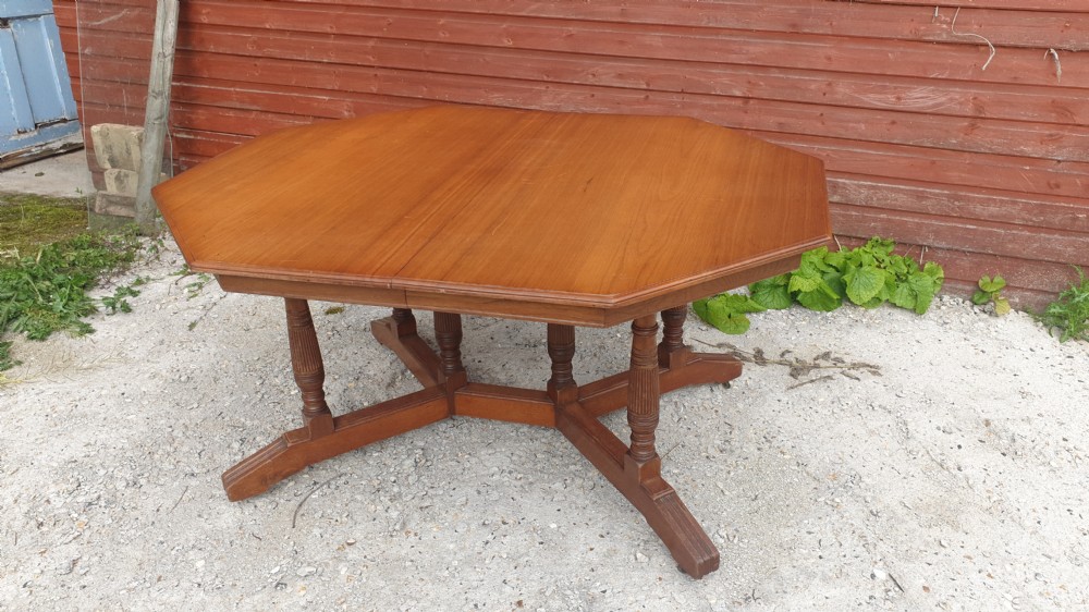 Late Victorian walnut extending dining table. With makers stamp. View XI
