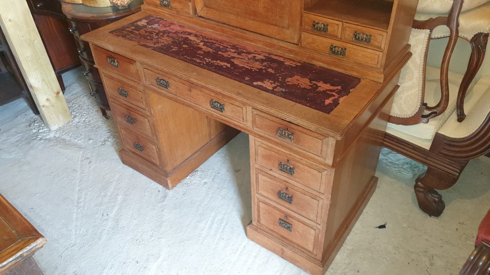 Oak Arts and crafts kneehole pedestal desk.  View VIII