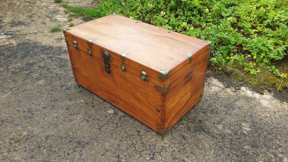 Travelling trunk View II