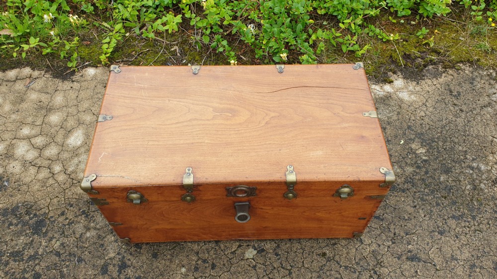 Travelling trunk View V