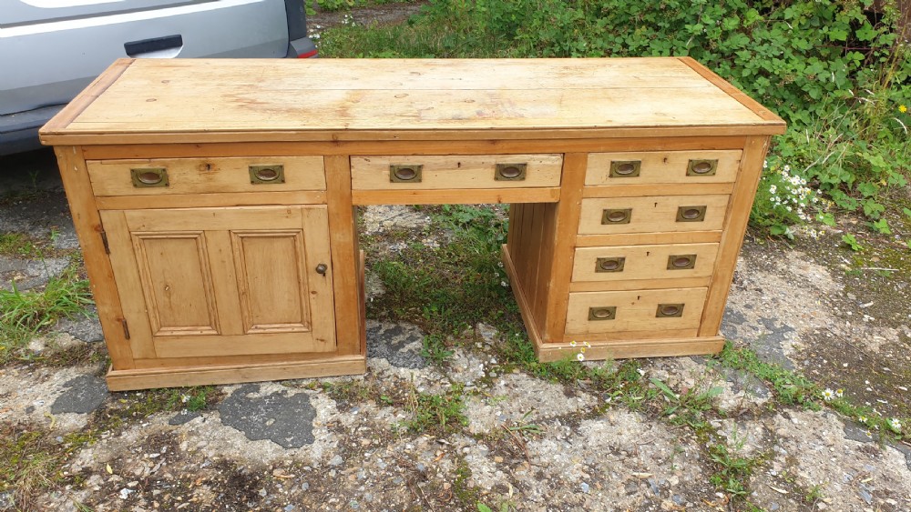 Large late Victorian Great Western Railway station masters desk. View IV