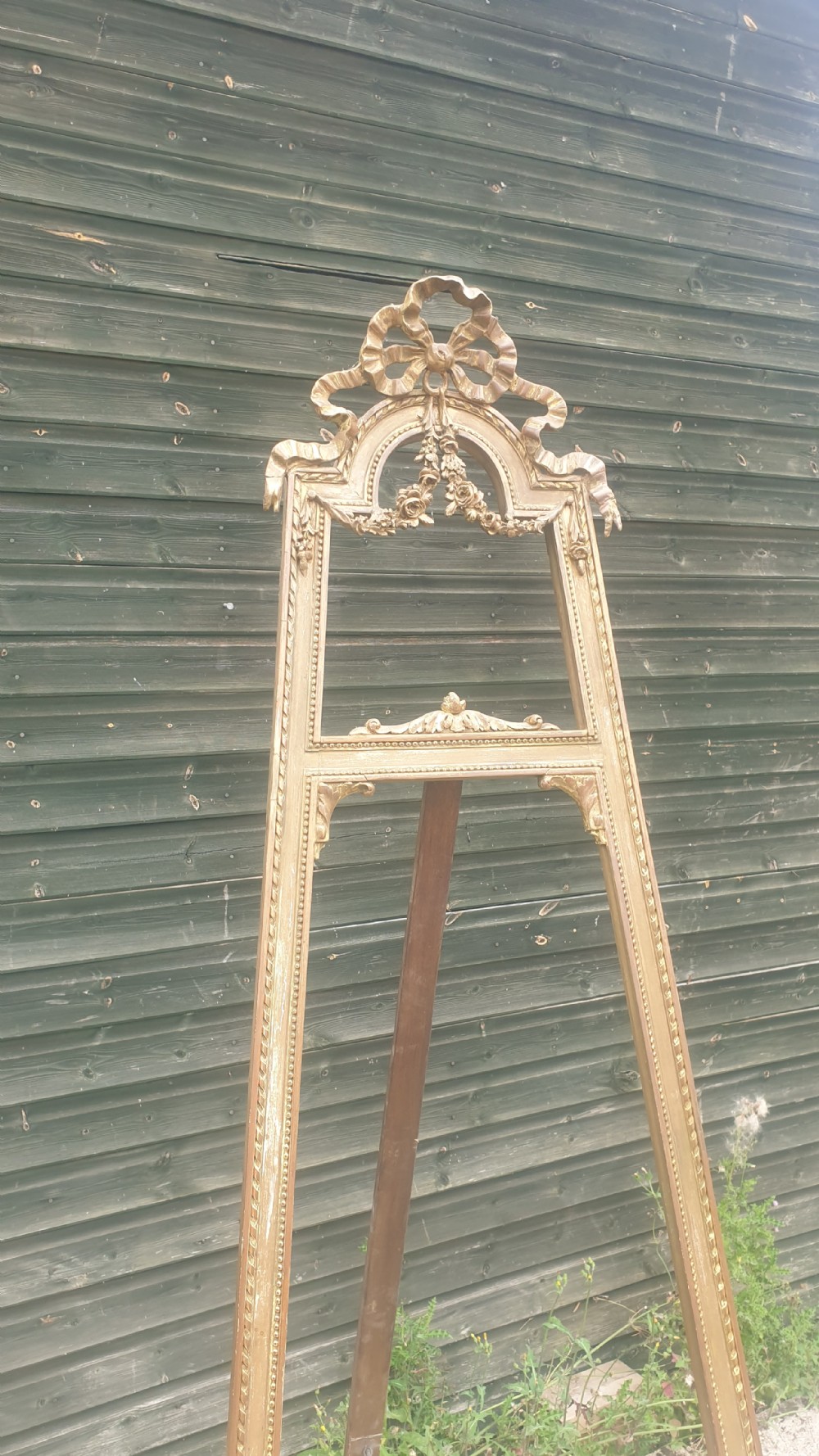 Gilt picture display easel.  View V
