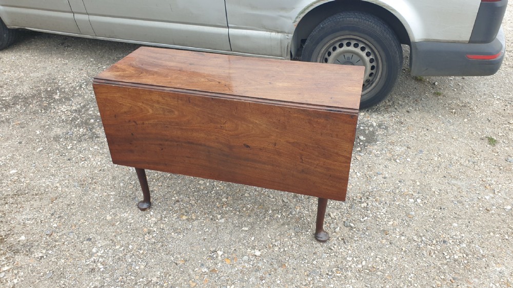 Useful Georgian mahogany drop flap cottage dining table. 