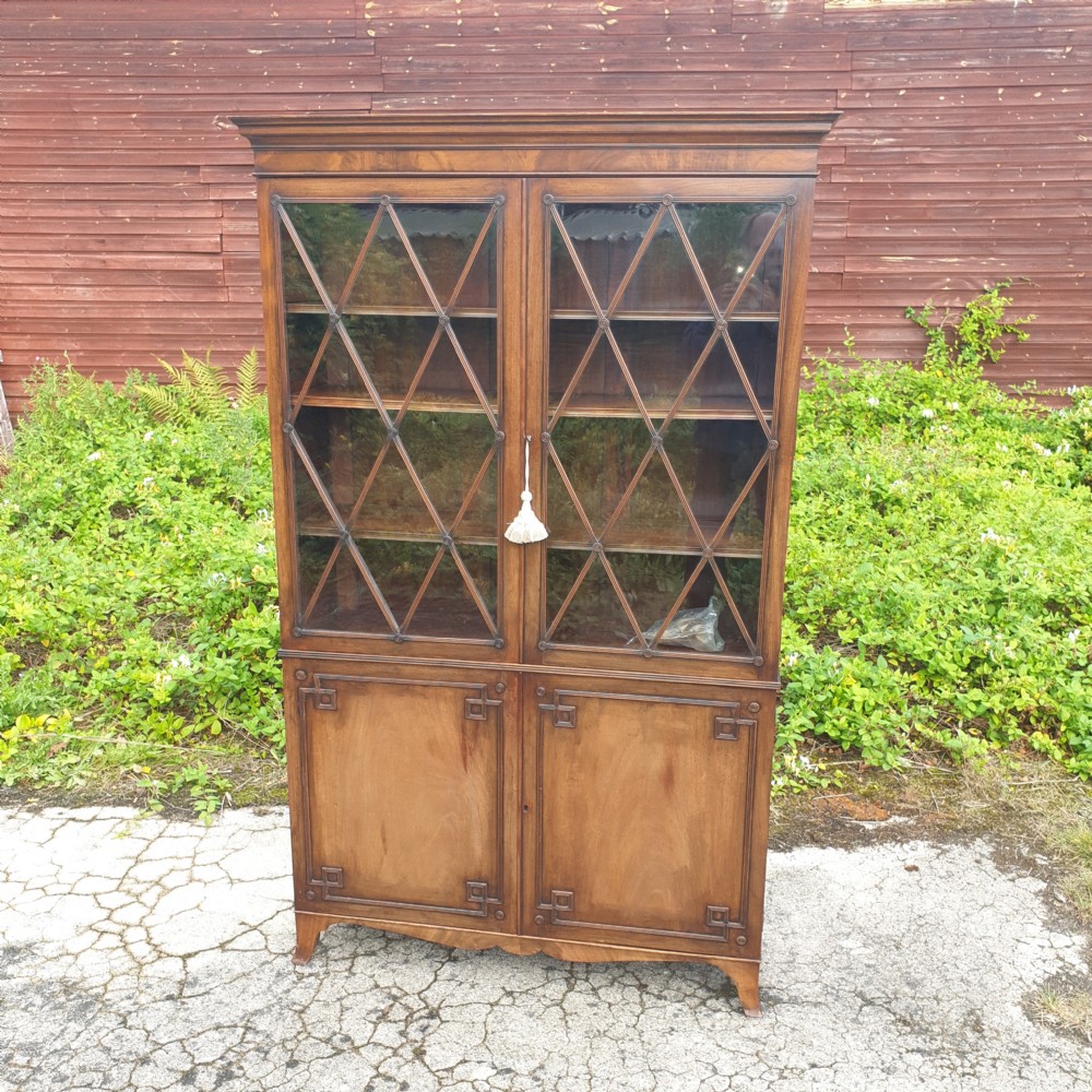 Early 20th century mahogany bookcase cabinet. 