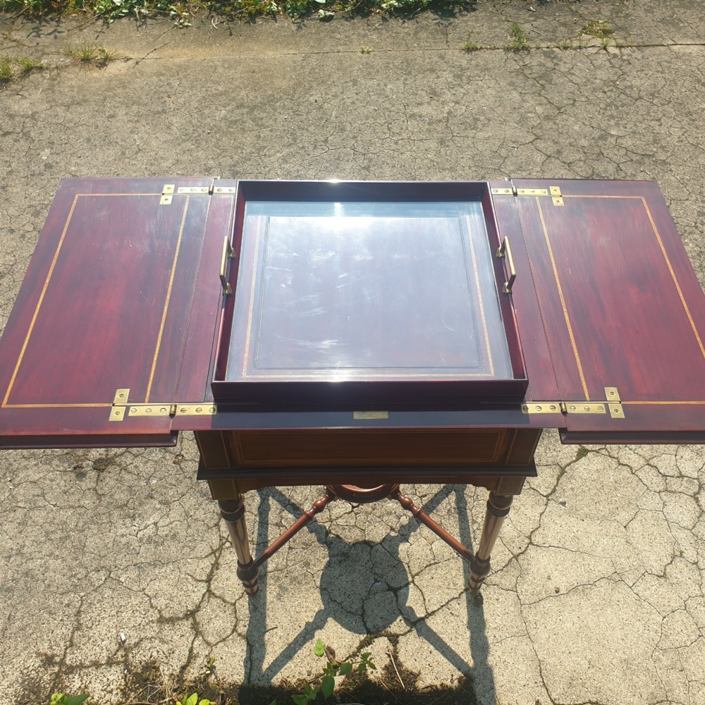 Good quality inlaid mahogany surprise drinks table with tray.  View VIII