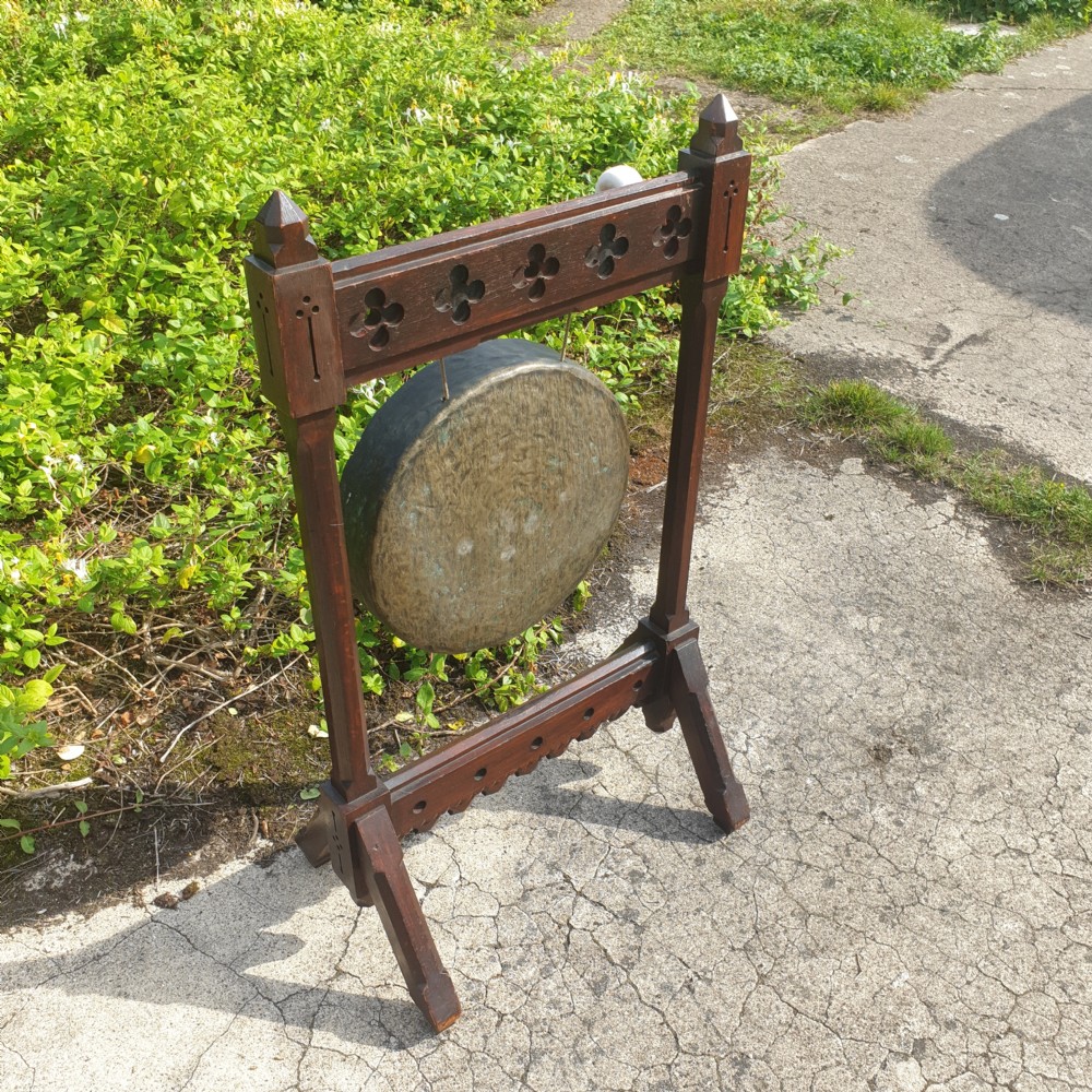 Victorian oak Gothic dinner gong. 