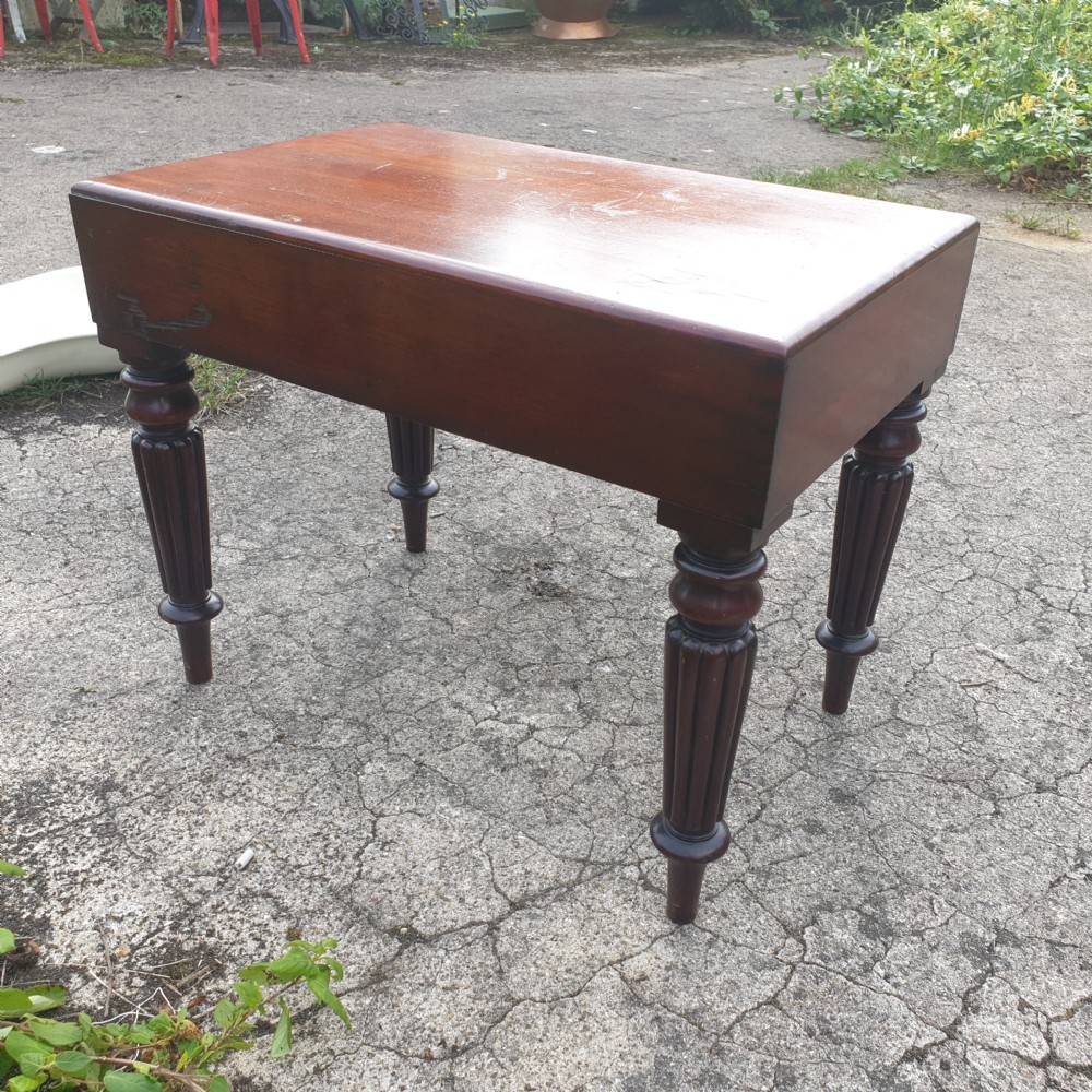 Early Victorian mahogany bidet occasional table, with a Gillows design leg. View III
