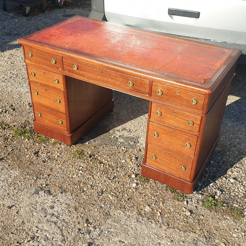 Edwardian mahogany kneehole pedestal desk.  View III