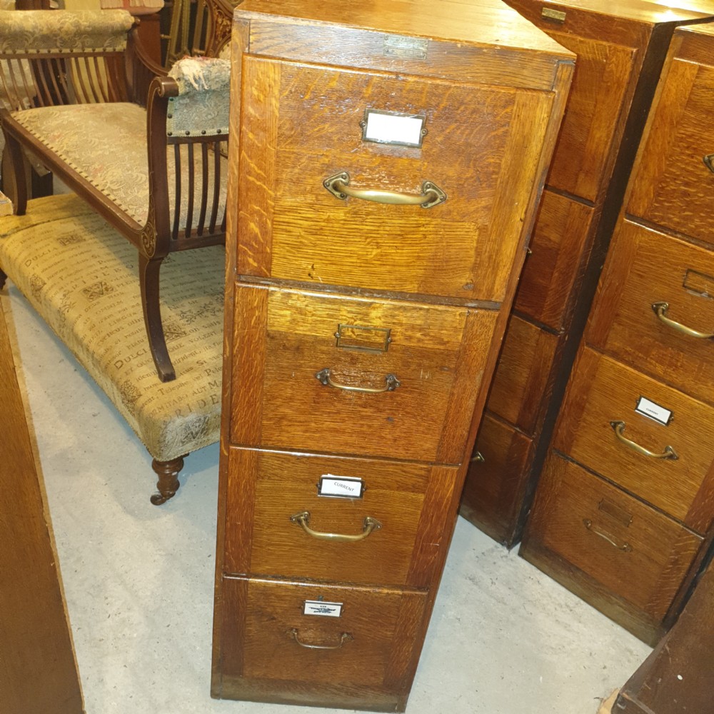 Panelled oak 4 drawer office cabinet 