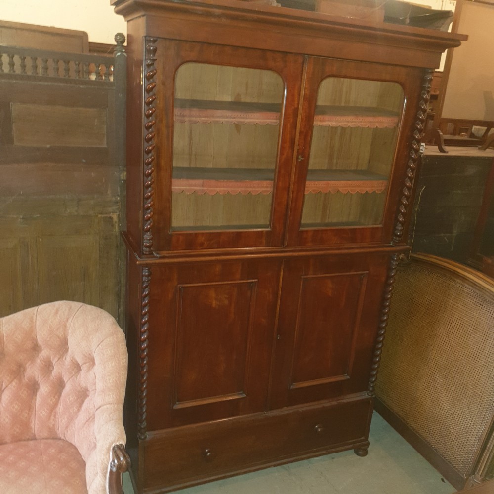 Good practical 19th century mahogany bookcase cabinet . View II
