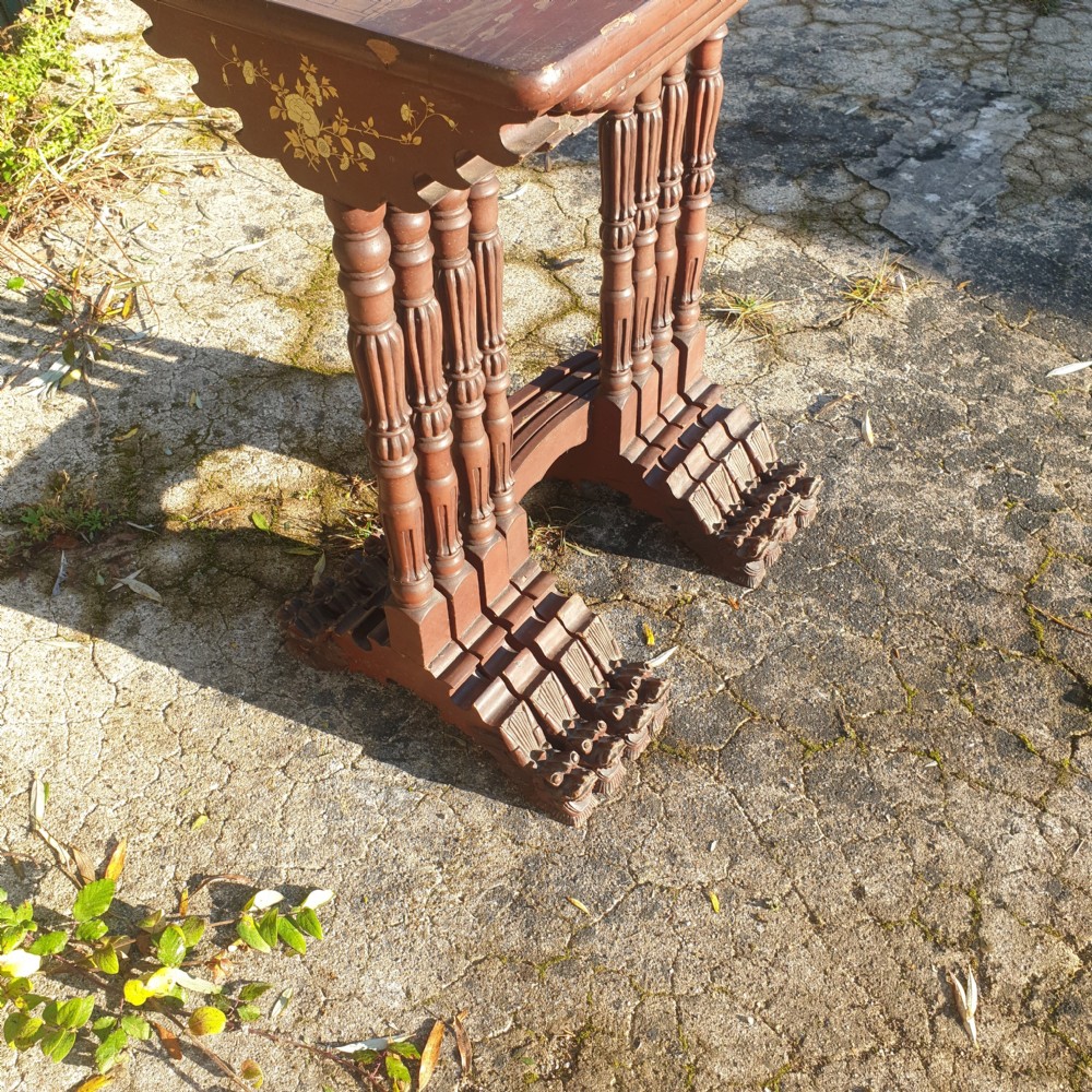 Nest of 4 lacquered tables  View IV