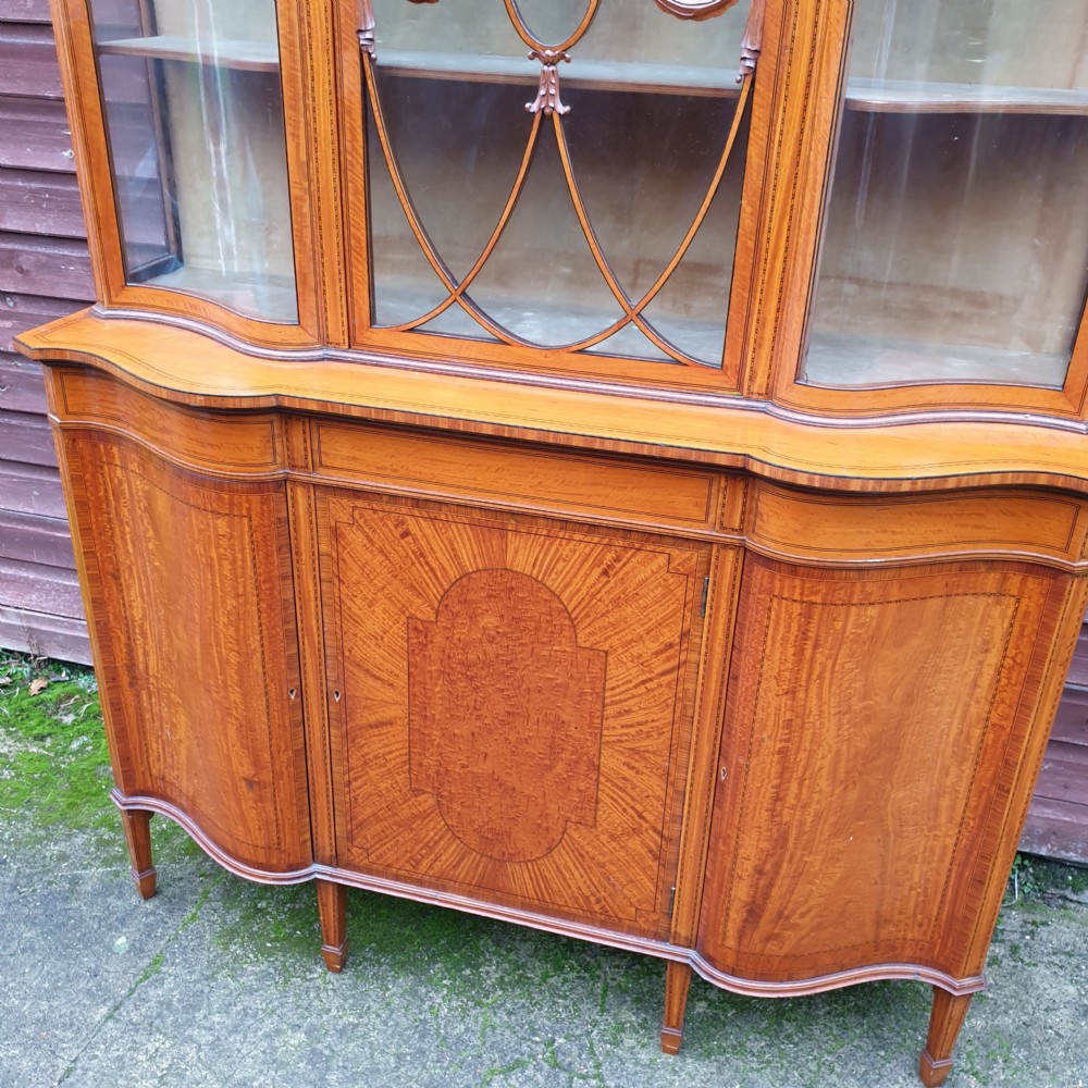 Good quality inlaid satinwood cabinet  View III