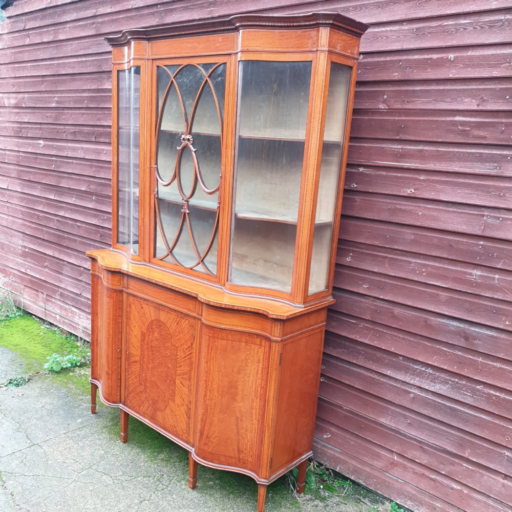 Good quality inlaid satinwood cabinet  View IV
