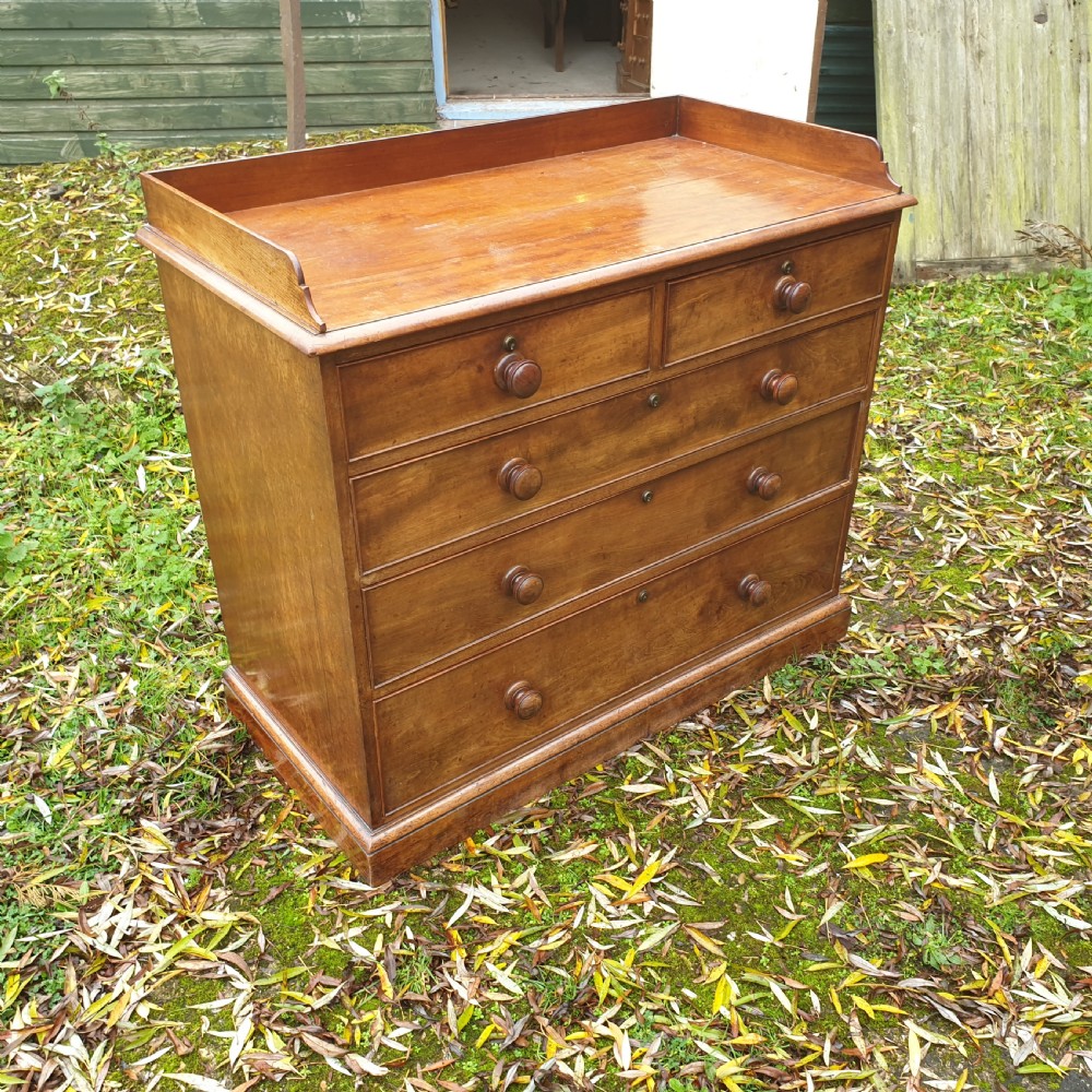 Good mid 19th century Mahogany chest of drawers. 