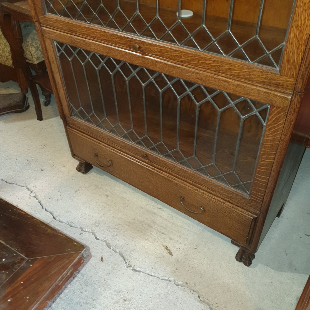 Good oak 3 section leaded glazed Globe Wernicke style bookcase.  View III